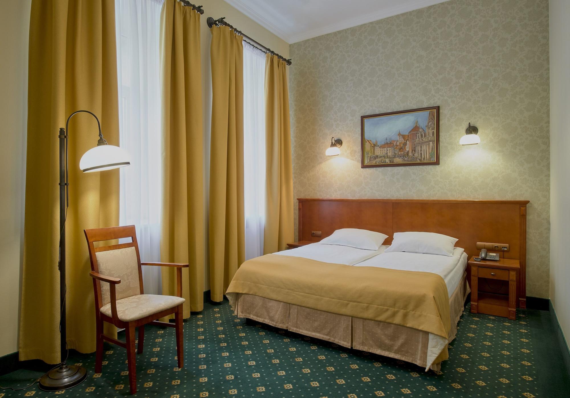 Hotel Hetman Warschau Buitenkant foto